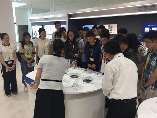 图4 访学团于富士电机立川工厂了解企业产品线作为电力电子行业的领军
